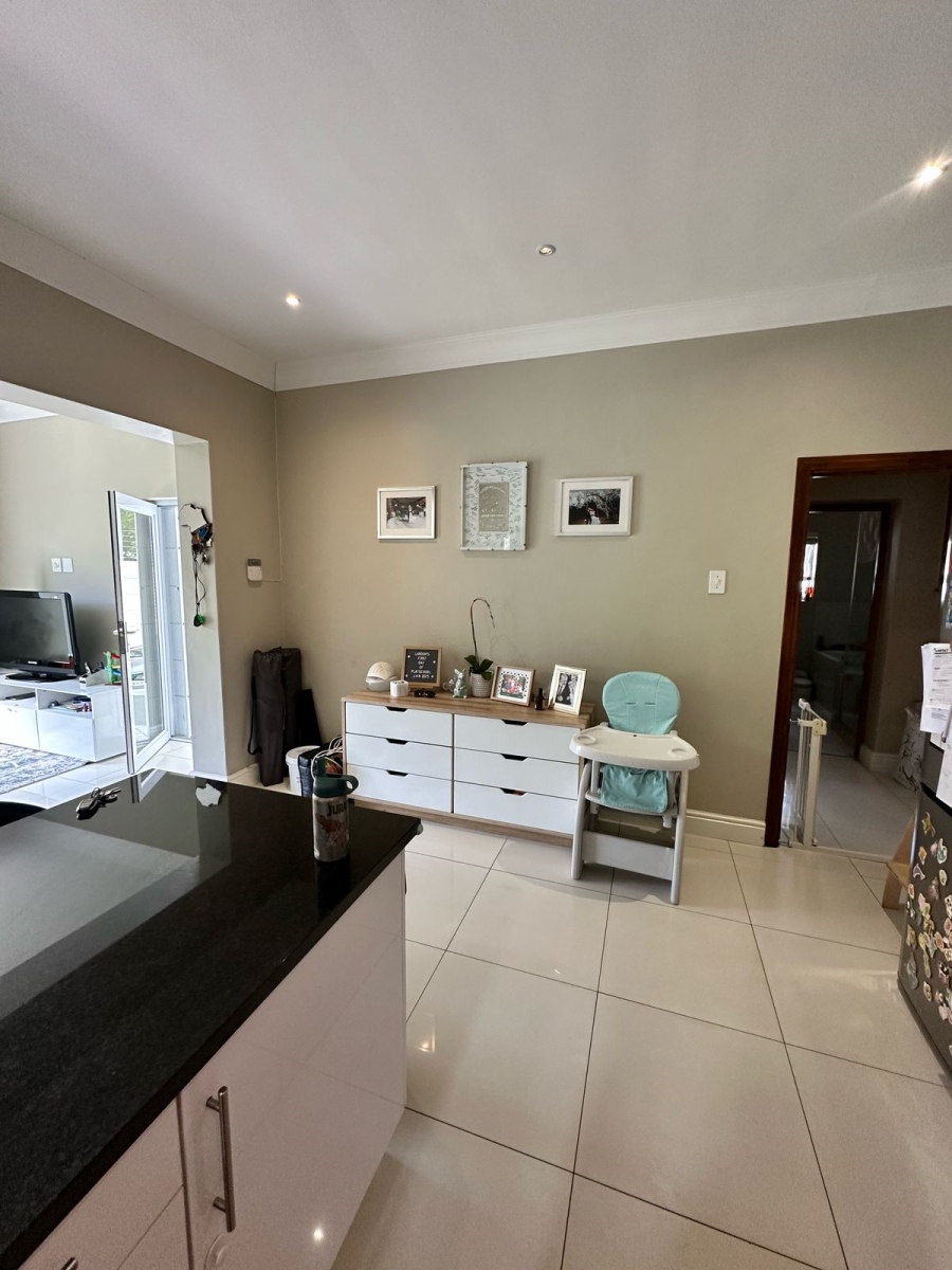 3 Bedroom Property for Sale in Claremont Western Cape